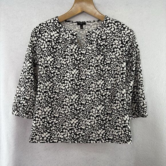 Talbots Women’s Sz Small Petite Blouse Black and White Floral V-Neck Classic - Picture 1 of 6
